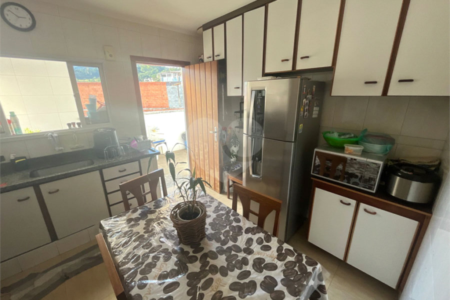 Sobrado à venda com 7 quartos, sendo 1 suíte, em Tremembé, São Paulo, SP