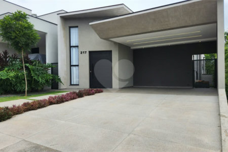 Casa à venda com 3 suítes no condomínio Via Castelli, Louveira - SP