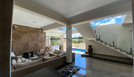 Casa à venda com 4 suítes em Vila Santista, Atibaia, SP