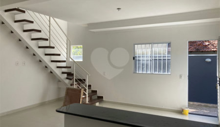 Casa à venda com 2 suítes no condomínio Villagio, Mogi das Cruzes - SP