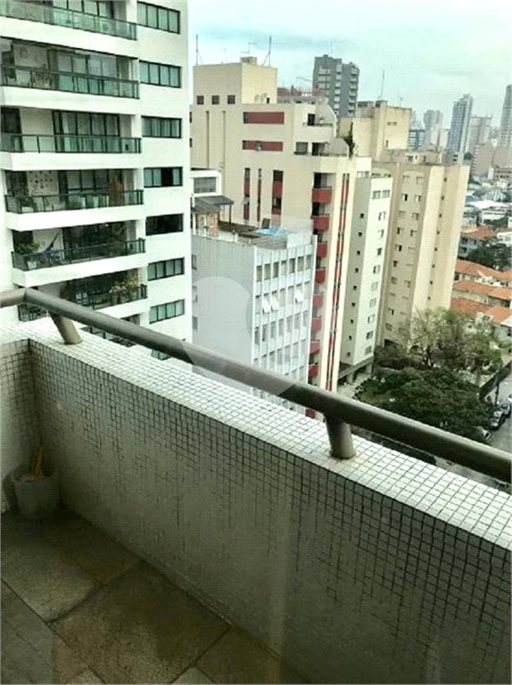 Apartamento 192m² à venda na Aclimação com 3 suítes e 3 vagas.