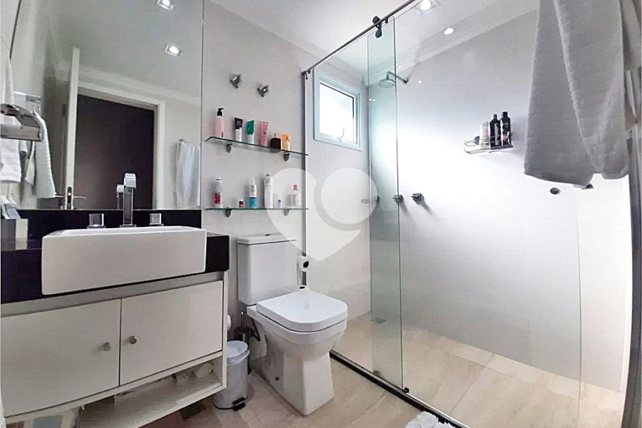 Casa à venda com 5 quartos, sendo 2 suítes, no condomínio Florada da Serra, São Paulo - SP