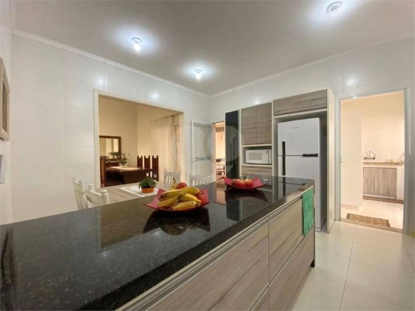 Casa à venda com 4 suítes no condomínio Ipê Velho, Vinhedo - SP