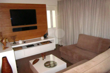 Cobertura Duplex com 126,metros quadrados próximo ao Shopping Pátio Paulista.