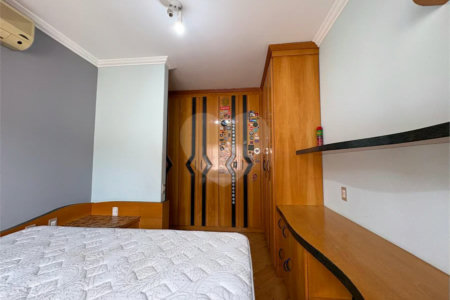Casa a Venda no Condomínio Vista Alegre - Sede em Vinhedo/SP