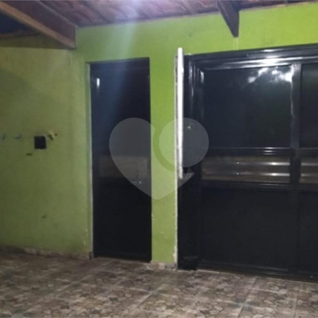 Casa à venda com 5 quartos, sendo 1 suíte,  em Parque do Colégio, Suzano, SP