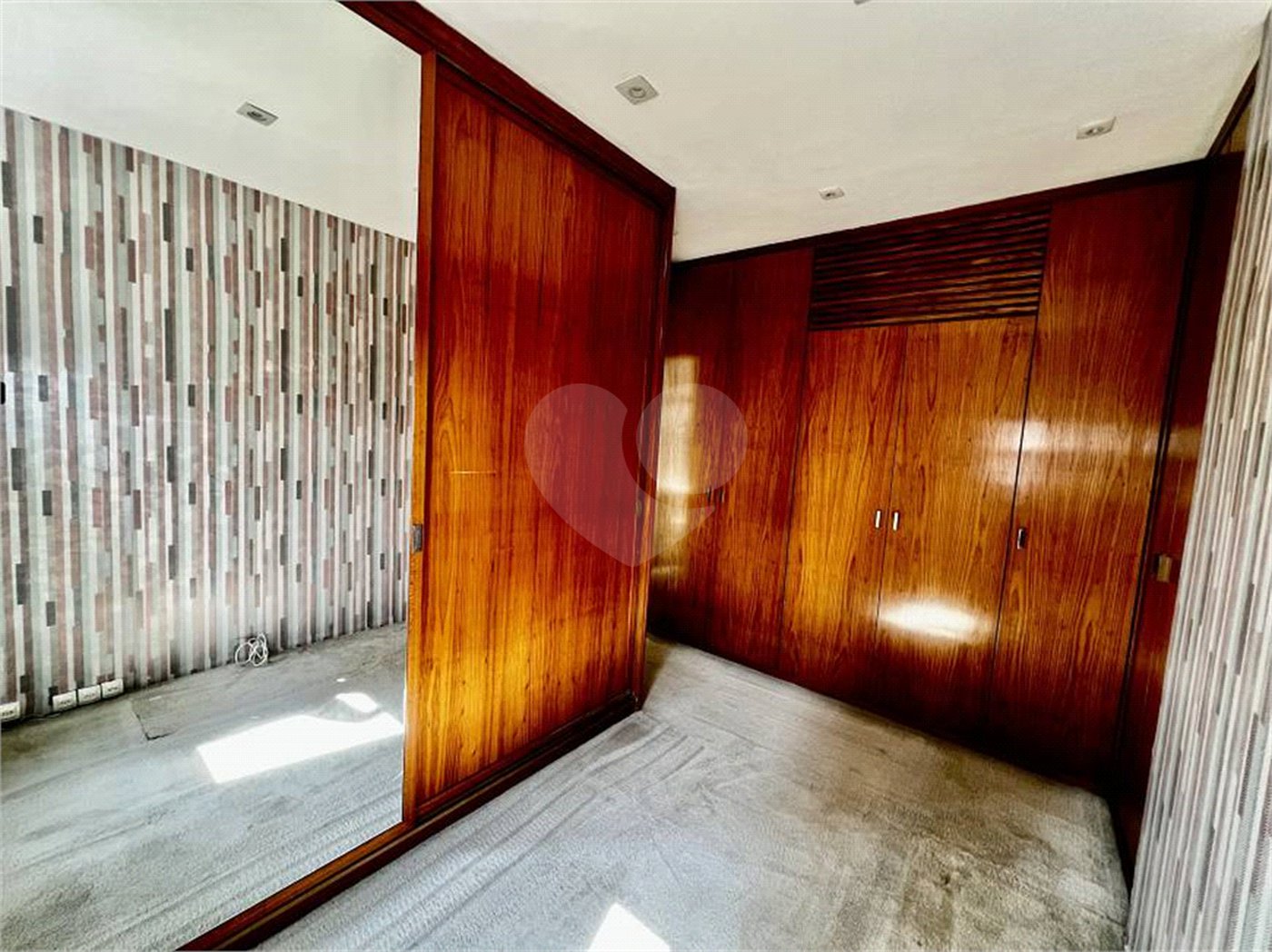 Apartamento à venda com 4 quartos, sendo 3 suítes,  em Campo Belo, São Paulo, SP