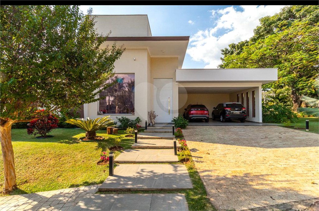Casa à venda com 3 quartos, sendo 1 suíte,  no condomínio Vale do Lago, Sorocaba - SP