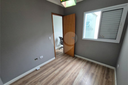 Sobrado à venda com 3 quartos, sendo 1 suíte,  em Vila Pedra Branca, São Paulo, SP