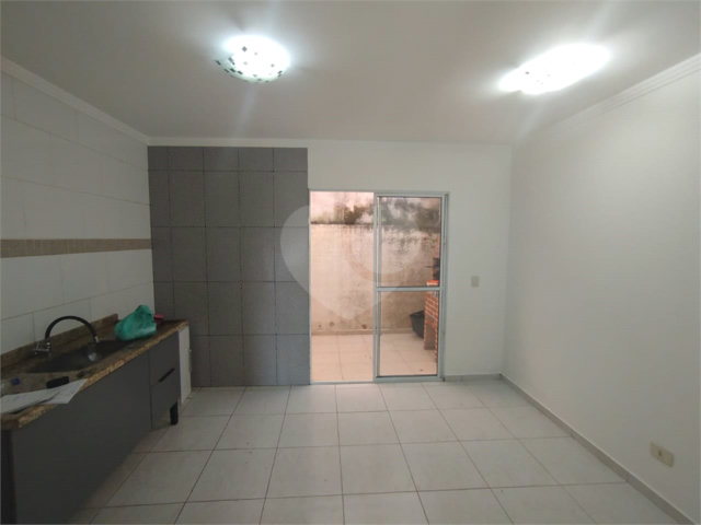 Casa à venda com 2 quartos no condomínio Vila Ajoá, Caieiras - SP