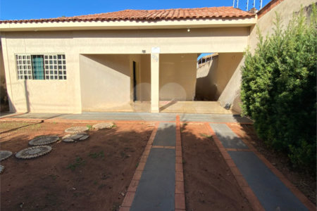 Casa à venda com 3 quartos, sendo 2 suítes, no Centro, Três Lagoas, MS