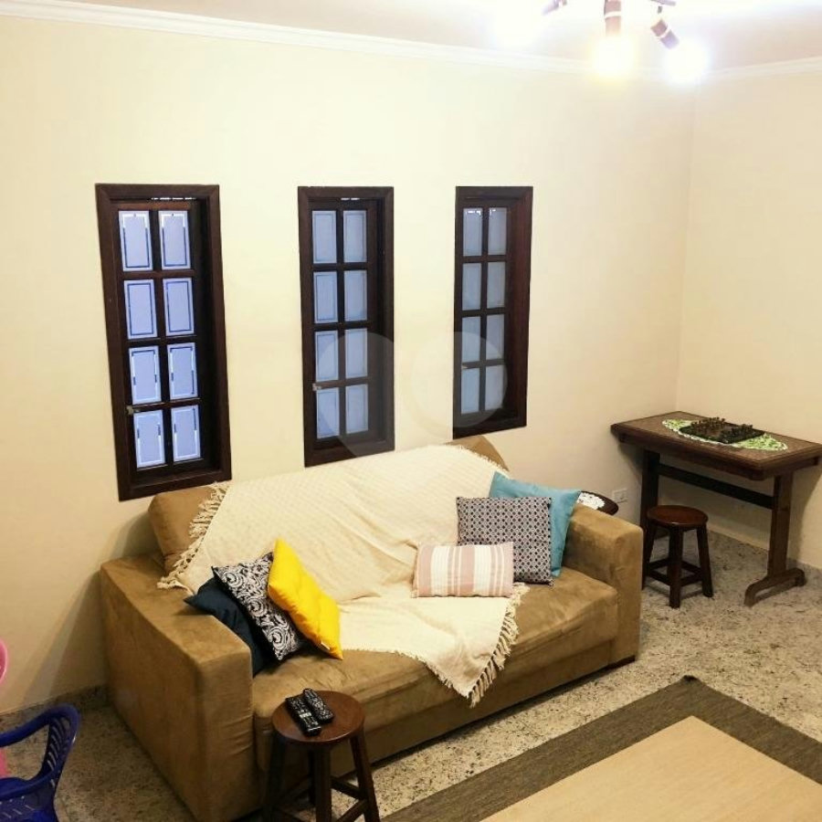 Sobrado à venda com 4 quartos, sendo 1 suíte, em Jardim Sarah, São Paulo, SP