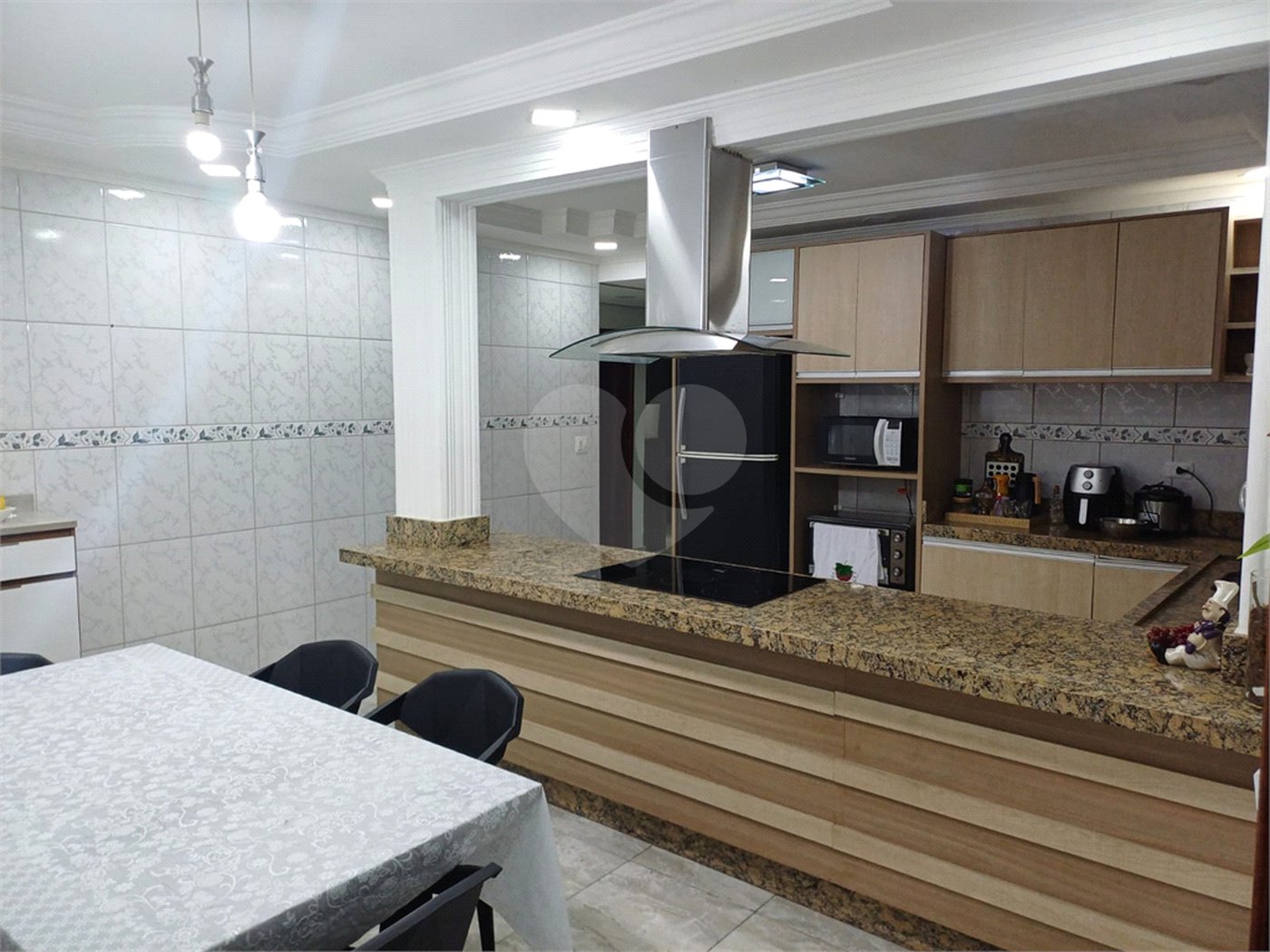 Sobrado à venda com 3 quartos em Calmon Viana, Poá, SP