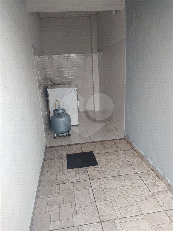 Sobrado à venda com 3 quartos, sendo 1 suíte,  no Centro, Bom Jesus dos Perdões, SP