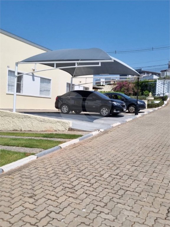 Casa à venda com 3 quartos, sendo 1 suíte, no condomínio Residencial Vila D`ouro, Cotia - SP