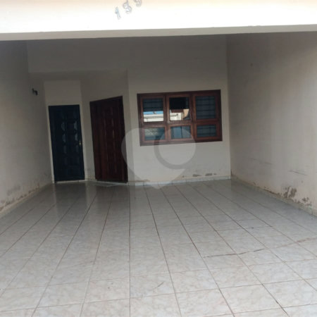 Casa à venda com 3 quartos, sendo 1 suíte,  em Vila Oliveira, Itapetininga, SP