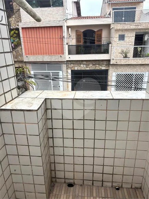 São Paulo - Capital - Bairro Santa Cruz - R4 495.000,00 - Aceita permuta por imóvel na cidade de Indaiatuba- Sp - Sobrado em rua residencial sem saída e com praça particular. O imóvel possui 2 quartos — 1 suíte com dois ambientes e acesso a hall externo. Sala ampla, cozinha com dois ambientes