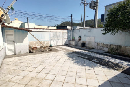 Casa à venda com 3 quartos, sendo 1 suíte, em Cosmos, Rio de Janeiro, RJ