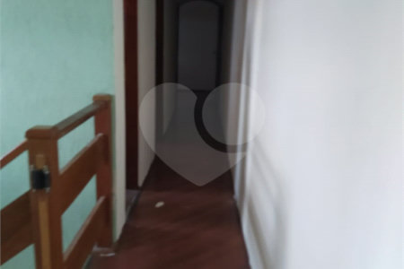 Sobrado à venda com 3 quartos, sendo 1 suíte,  em Vila Urupês, Suzano, SP
