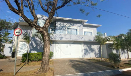 Casa à venda com 3 suítes no condomínio Campos do Conde I, Paulínia - SP