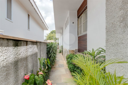 Casa Térrea à venda com 4 quartos, sendo 1 suíte, em Brooklin, São Paulo, SP