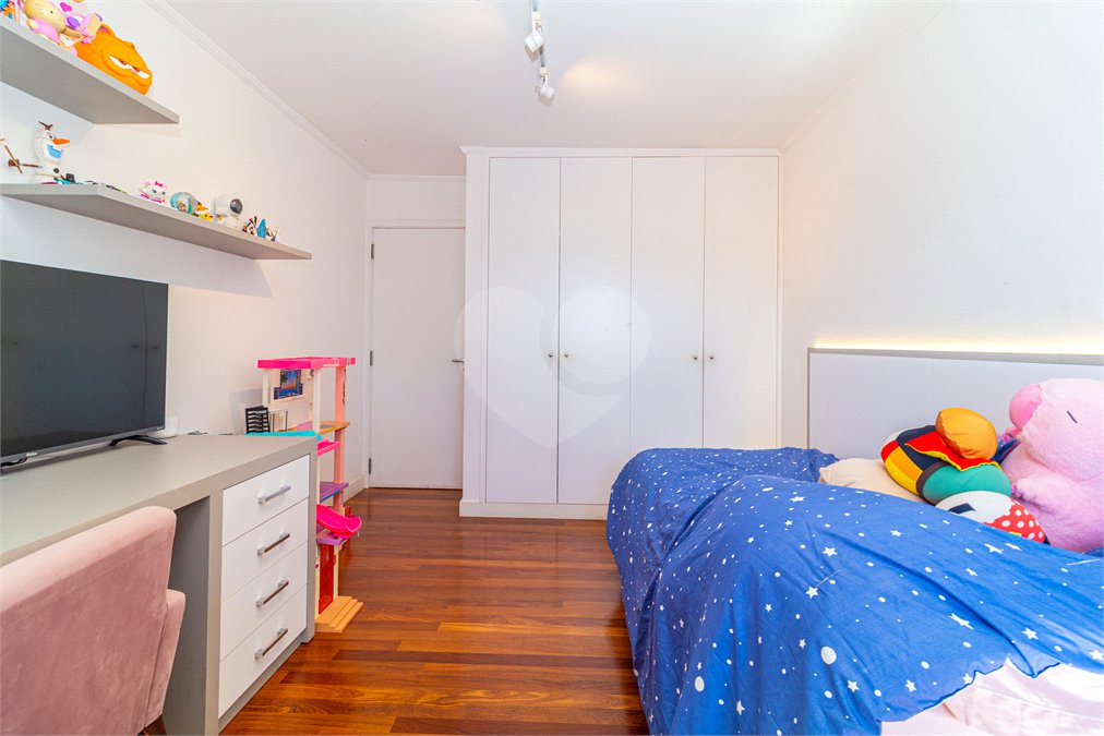 Apartamento à venda com 3 quartos, sendo 1 suíte,  em Alto da Boa Vista, São Paulo, SP