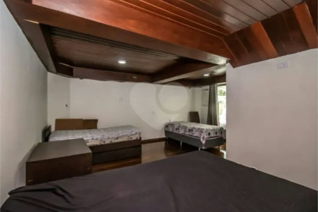 Casa de Vila à venda com 5 quartos, sendo 3 suítes, em Jardim Marajoara, São Paulo, SP