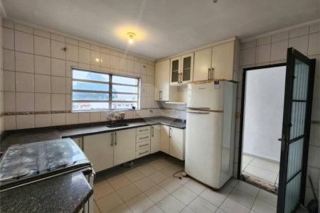 Casa à venda com 3 quartos, sendo 1 suíte,  em Jardim Celeste, São Paulo, SP