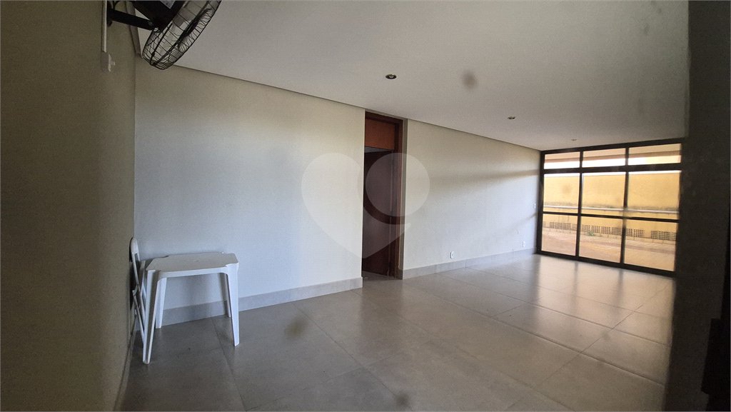 Apartamento à venda com 3 quartos, sendo 1 suíte, em Vila Seixas, Ribeirão Preto, SP