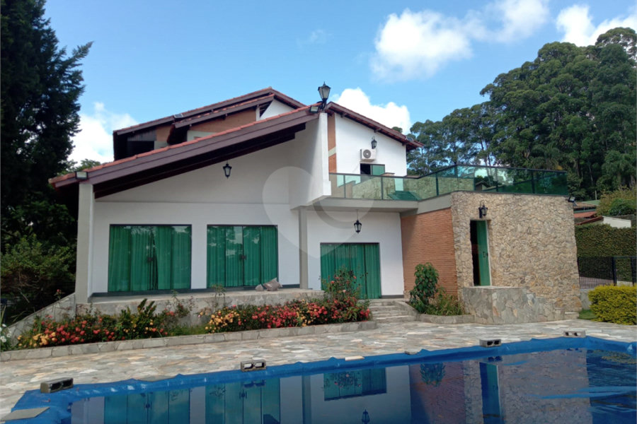 Sobrado à venda ou para alugar com 4 quartos, sendo 2 suítes, em Serra da Cantareira, Mairiporã, SP