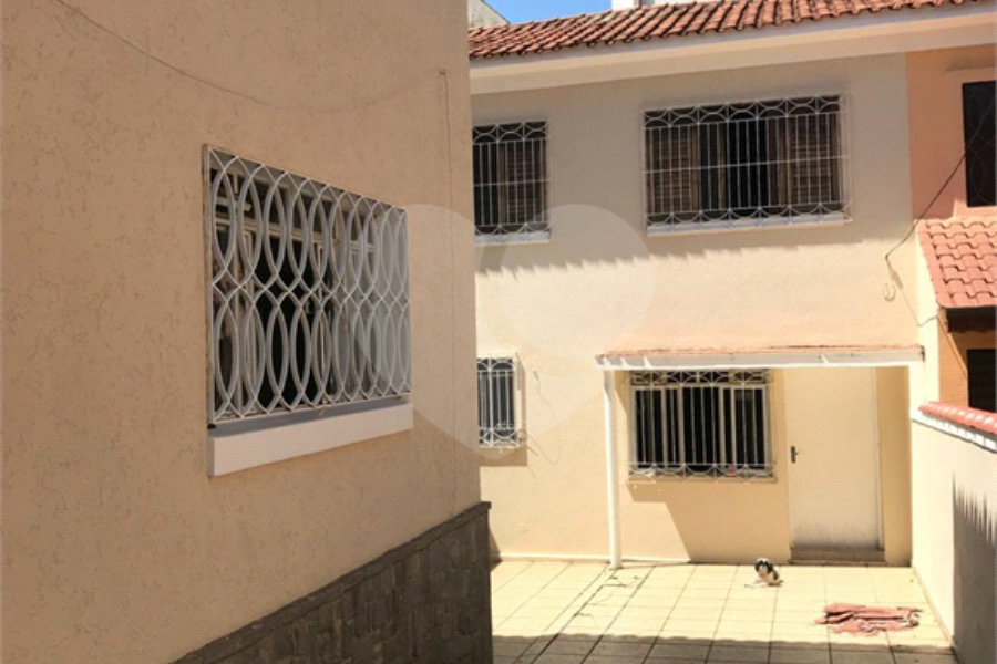 Sobrado à venda ou para alugar com 4 quartos, sendo 1 suíte, em Parada Inglesa, São Paulo, SP