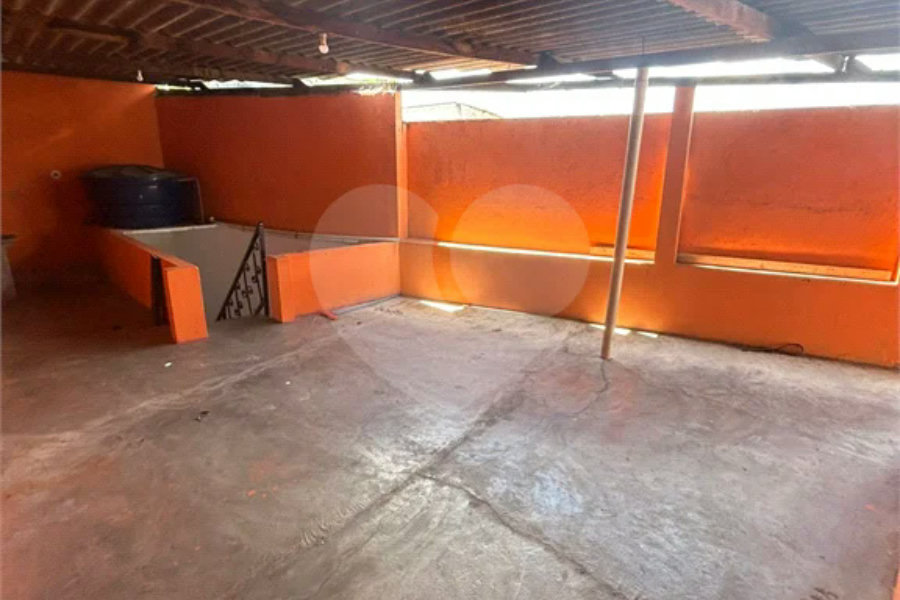 Sobrado à venda com 4 quartos, sendo 2 suítes, em Campo Limpo, São Paulo, SP