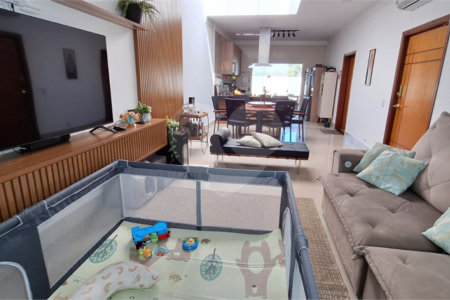 Casa à venda com 3 quartos, sendo 1 suíte, em Pinheirinho, Vinhedo, SP