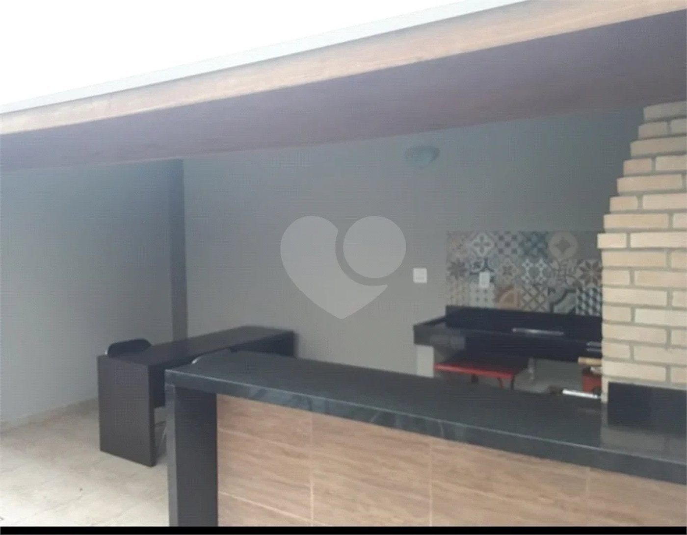Casa à venda com 3 quartos, sendo 1 suíte, no condomínio Village Jardim Versailles, Jundiaí - SP