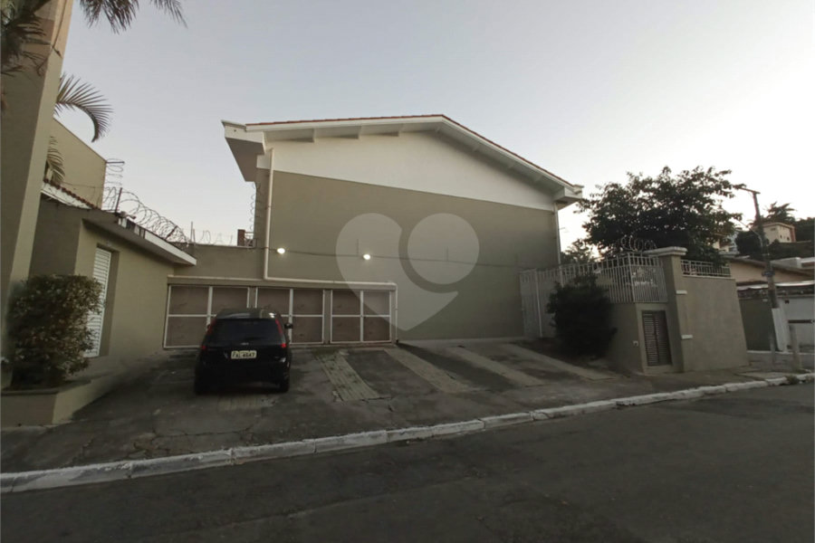Casa à venda com 3 quartos, sendo 1 suíte, no condomínio Cond Res Paineiras, São Paulo - SP
