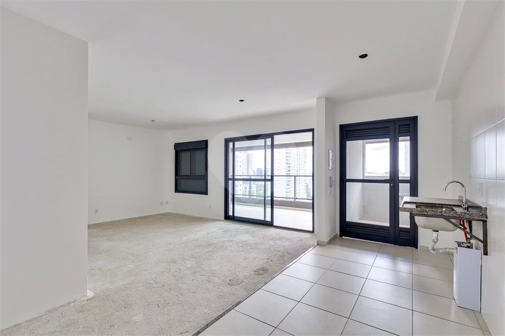 Apartamento à venda com 2 suítes em Santo Amaro, São Paulo, SP