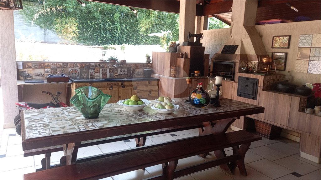 Casa à venda com 3 quartos, sendo 2 suítes, em Jardim Imperial Hills III, Arujá, SP