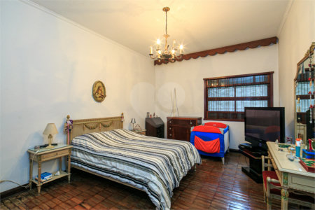 Casa Térrea à venda com 4 quartos, sendo 1 suíte, em Alto da Boa Vista, São Paulo, SP