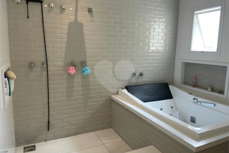 Casa à venda com 4 suítes no condomínio Basel, Campinas - SP