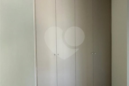 Casa à venda com 3 quartos, sendo 1 suíte, no condomínio Lagos D´icaraí, Salto - SP