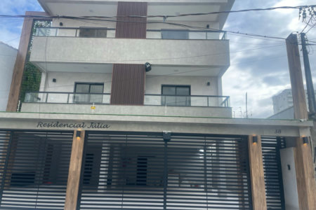 Casa de Vila à venda com 2 quartos, sendo 1 suíte, Pé na areia!!!