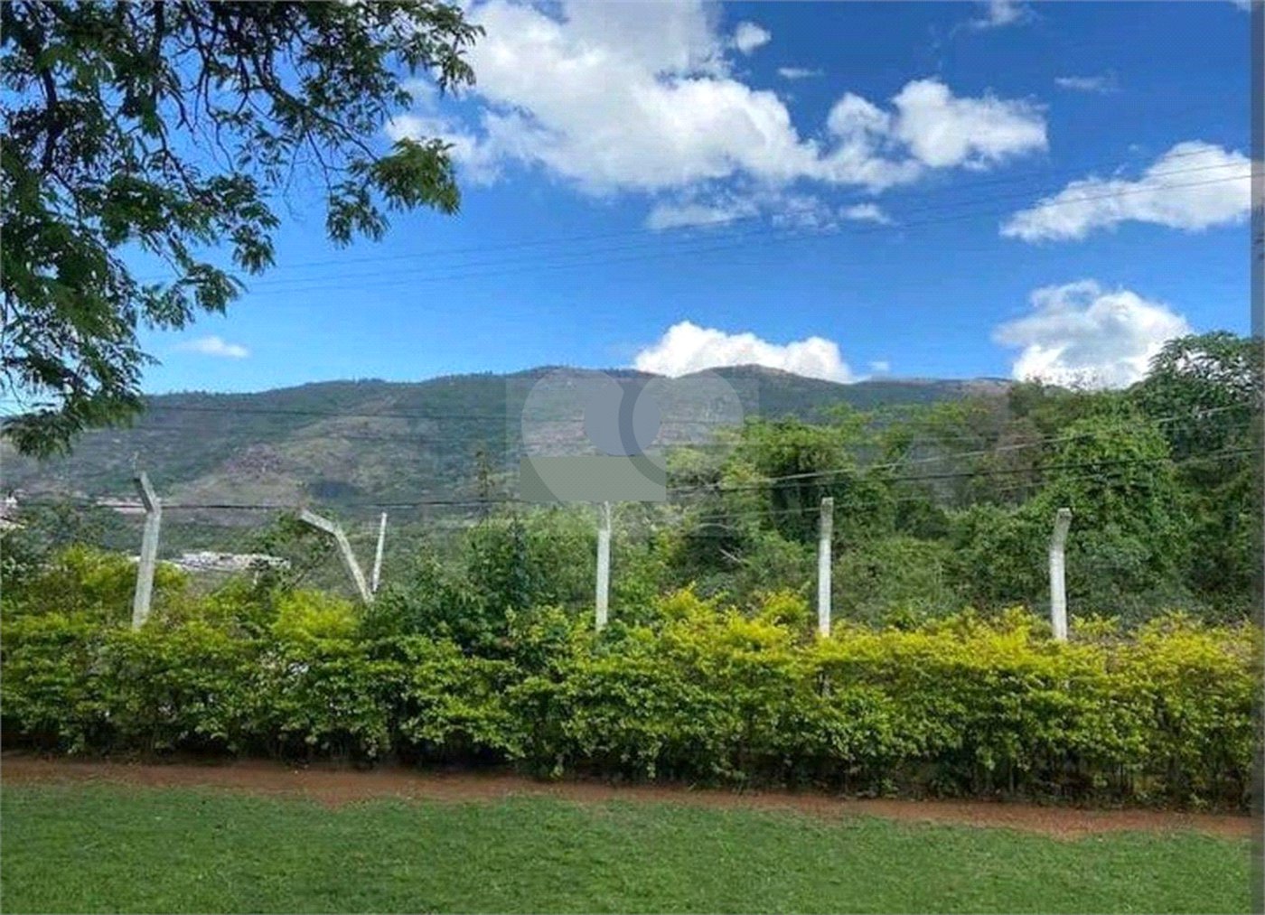 Sobrado à venda com 3 quartos, sendo 1 suíte, em Jardim Maristela, Atibaia, SP