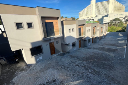 Villagio à venda com 2 suítes em Jardim Santo Antônio, Atibaia, SP