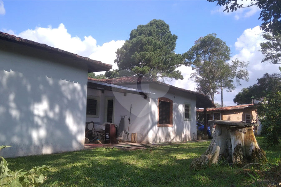 Casa à venda com 5 quartos, sendo 3 suítes, no condomínio Alpes da Cantareira, Mairiporã - SP
