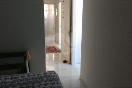 Casa à venda com 3 quartos, sendo 1 suíte, no condomínio Residencial Água Fria, São Paulo - SP
