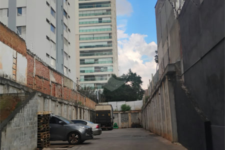 Terreno à venda em Vila Alexandria, São Paulo, SP