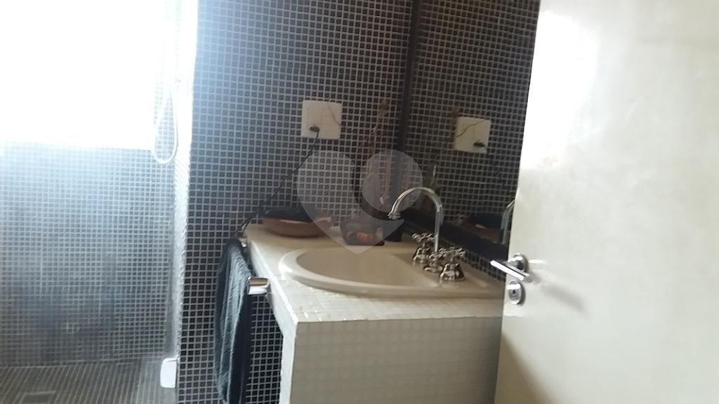 Casa à venda com 6 quartos, sendo 3 suítes,  em Jardim São Bento, São Paulo, SP