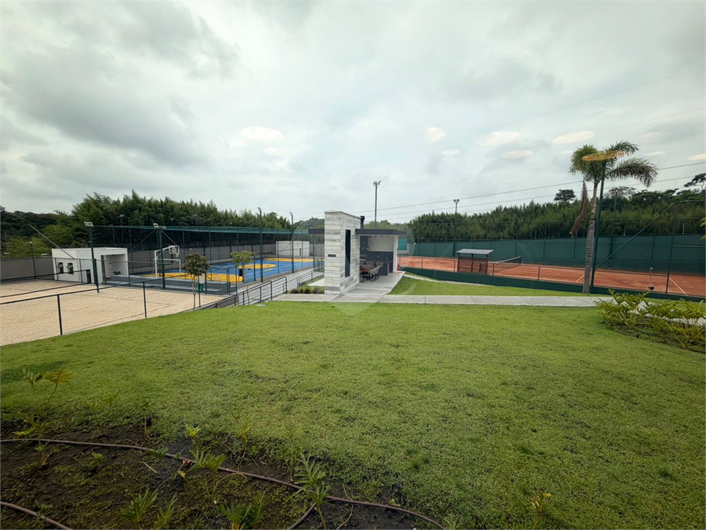 Terreno à venda no condomínio Jardim das Nações, São José dos Campos - SP
