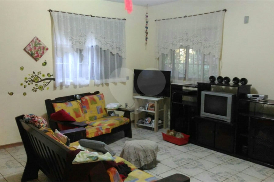 Casa à venda com 3 quartos, sendo 1 suíte,  em Jundiaizinho (terra Preta), Mairiporã, SP