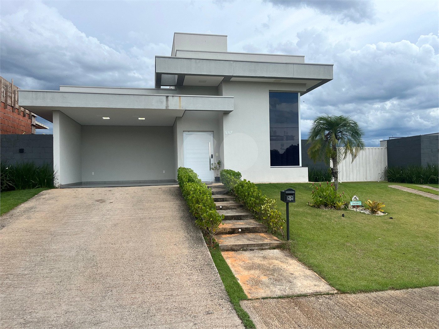 Casa à venda com 3 quartos, sendo 1 suíte, no condomínio Village Ipanema 2, Araçoiaba da Serra - SP